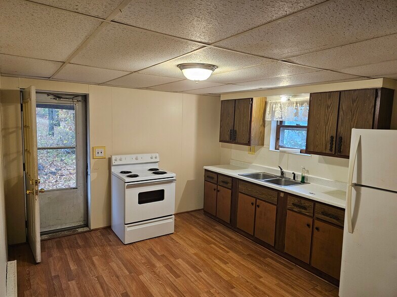 Building Photo - 26024 Randall Rd