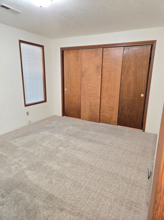 Building Photo - Charming 3-Bedroom, 2-Bath Home in Central...