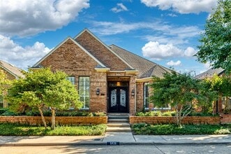 Building Photo - 5920 Encore Dr