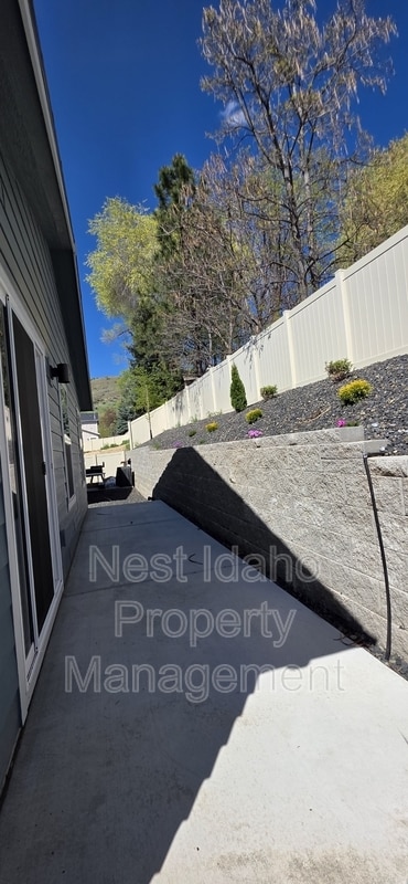 Building Photo - 7228 W Rygate Dr