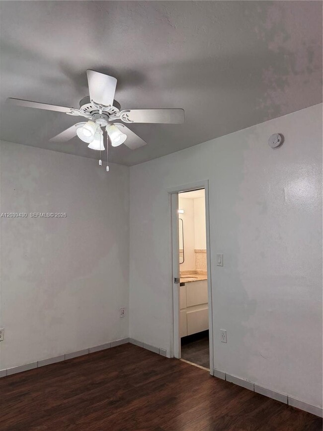 Building Photo - 1667 NE Miami Gardens Dr