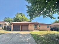 Building Photo - 1233 Straka Terrace