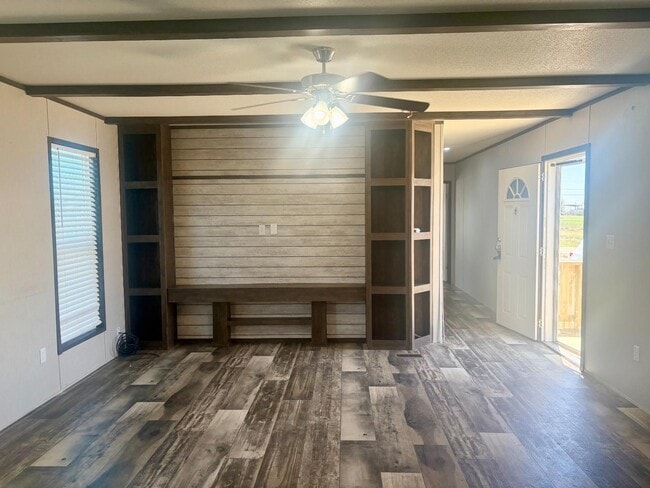 Building Photo - 150 Private Road 1610