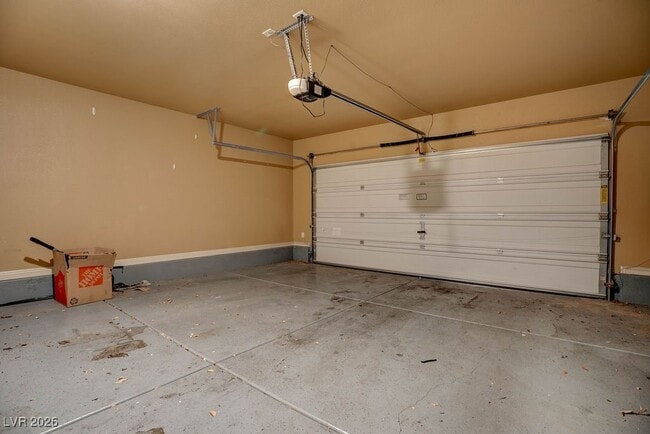 Building Photo - 2074 Waterlily View St