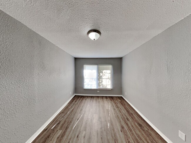 Building Photo - 1611 La Manda Blvd