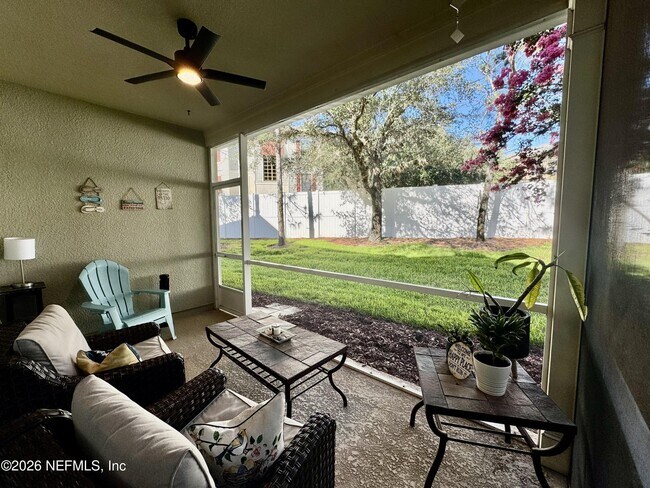 Building Photo - 6789 Roundleaf Dr