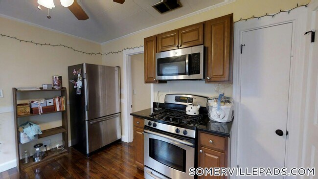 Building Photo - 21 Chandler St