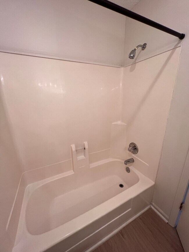 Building Photo - Crossland Downs condo