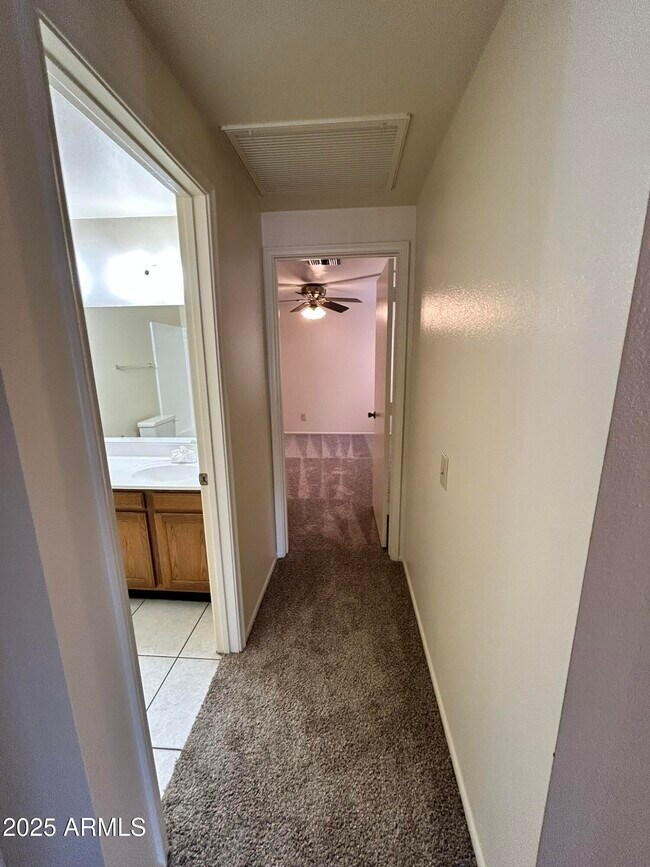 Building Photo - 2120 N Yucca Ct