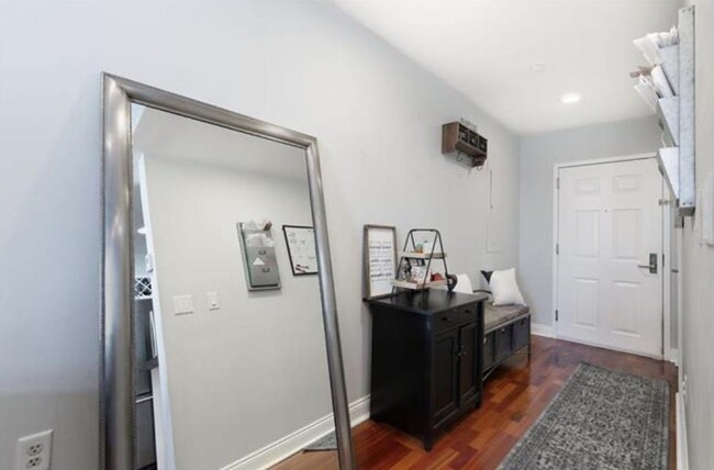 Building Photo - 207 Shearwater Ct W