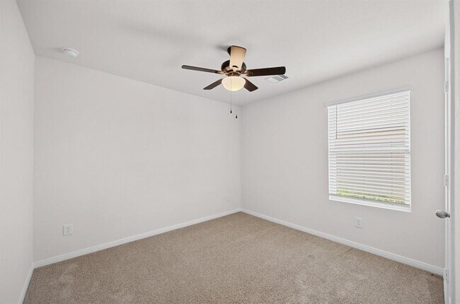 Building Photo - 1331 Camden Ln