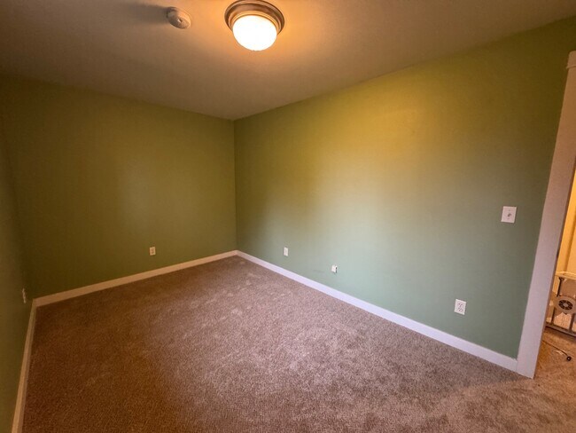 Building Photo - 11022 Palisades Ave SW