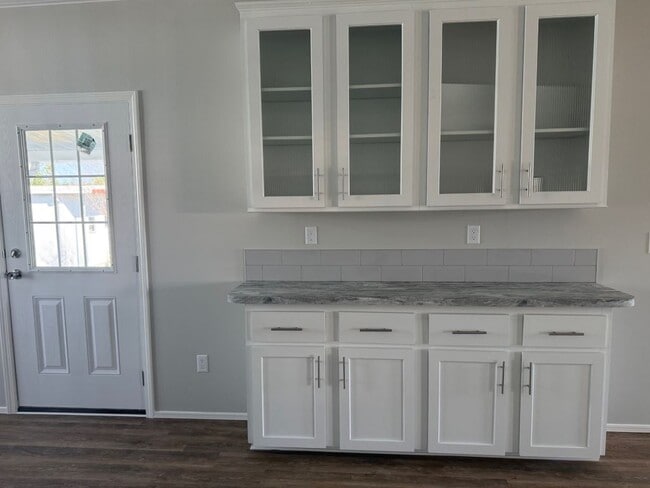 Building Photo - 492 Driftwood Dr