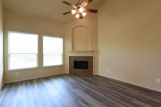 Building Photo - 118 E Lasting Spring Cir