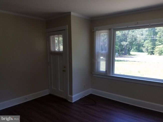 Building Photo - 10118 Dahlgren Rd