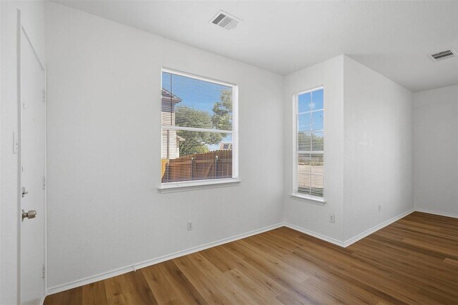 Building Photo - 13808 Harris Ridge Blvd