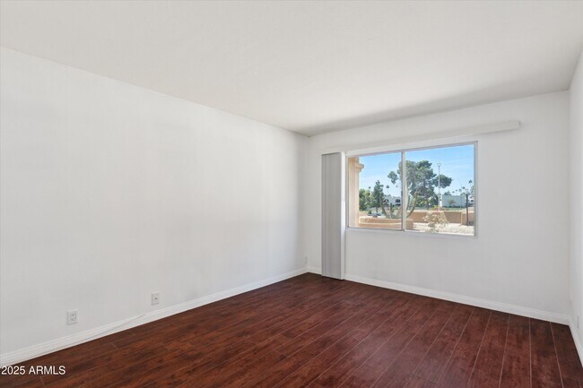 Building Photo - 7940 E Camelback Rd