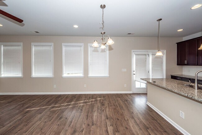 Building Photo - 3 Bedroom, 2.5 Bathroom Home in Hunters Bend - Ladson