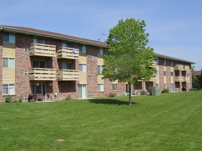 Primary Photo - Green Valley Apartments