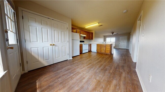 Building Photo - 1509 Hollow Hill Dr