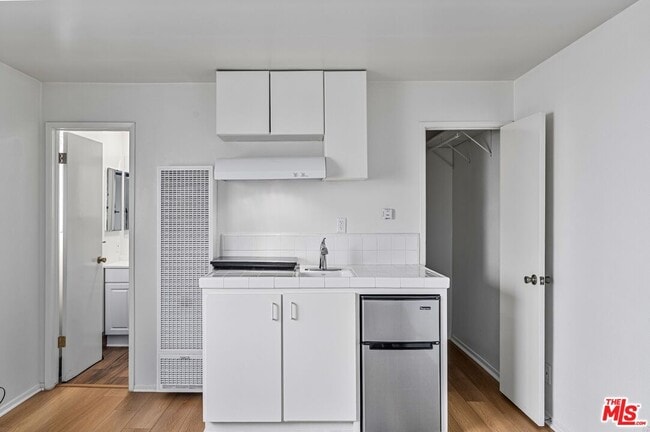 Building Photo - 122 Buccaneer St