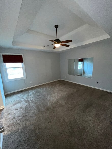 Building Photo - 1433 SW Highland Dr