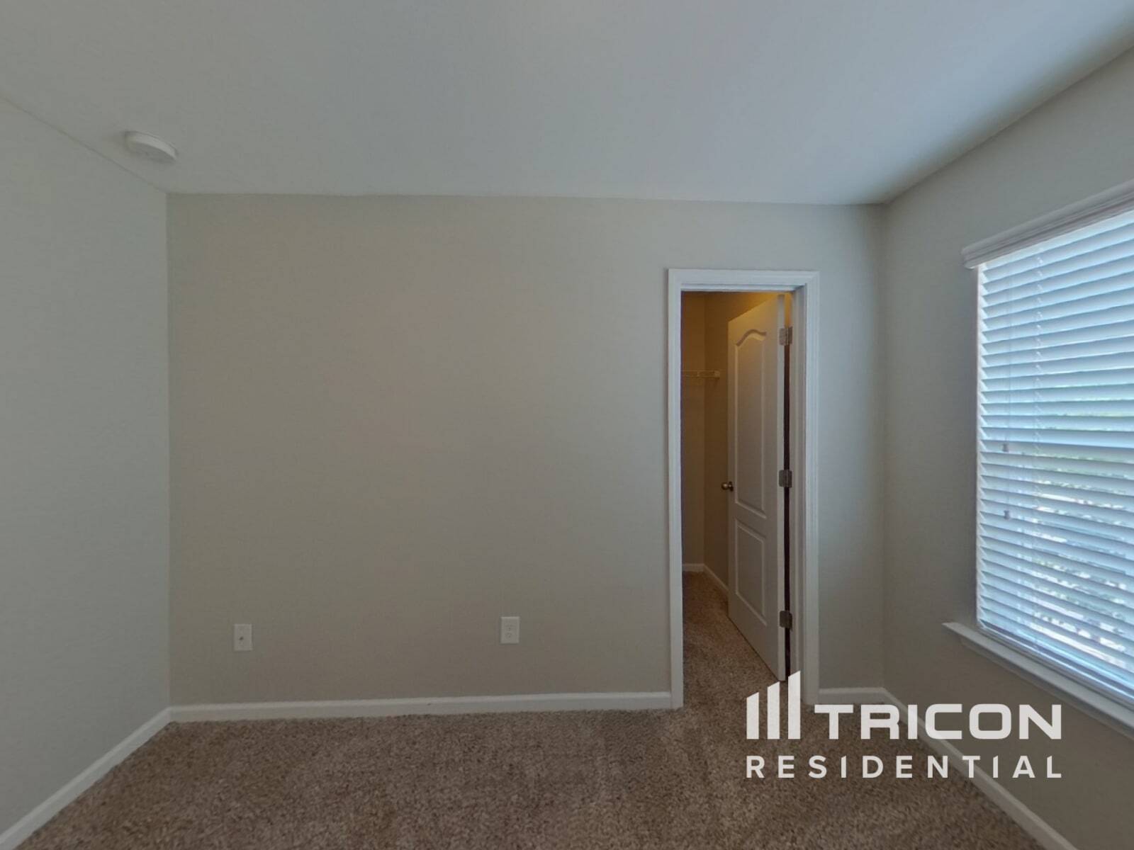 Building Photo - 1000 Wainscott Dr