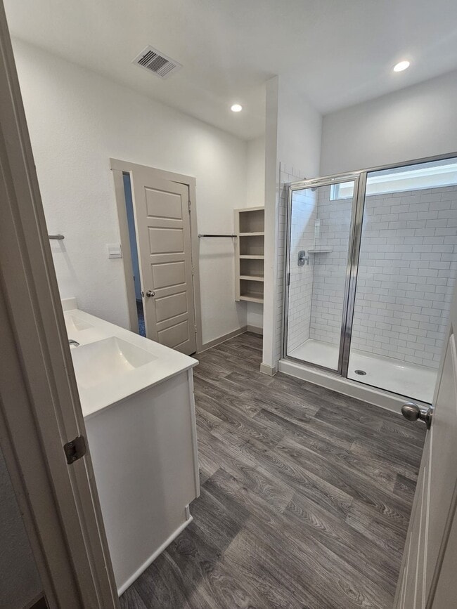 Building Photo - 12816 Heddington Grv Ln