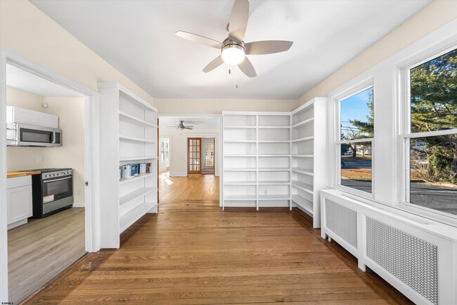 Building Photo - 616 W Ocean Heights Ave