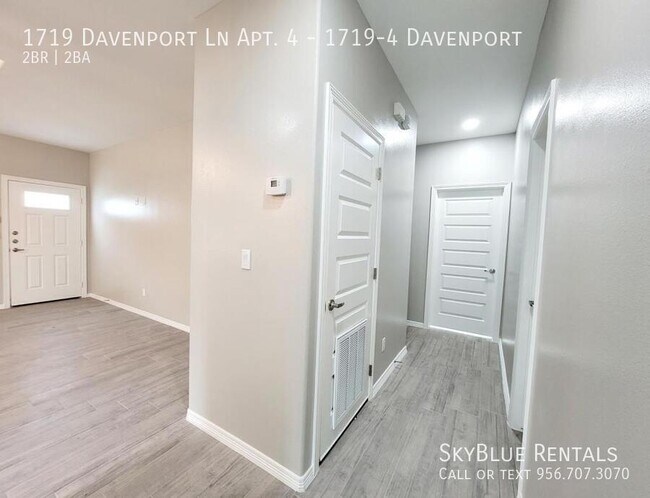 Building Photo - 1719 4th St