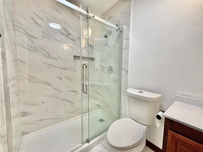 Building Photo - 7111 El Sereno Dr