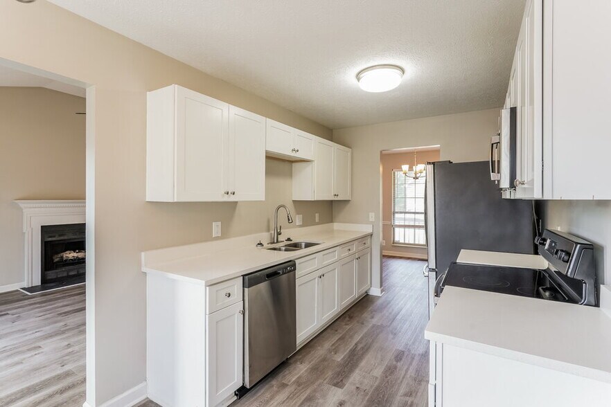 Building Photo - 404 Sorensen Way