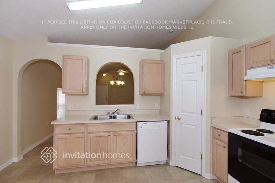 Building Photo - 438 Cadenza Dr