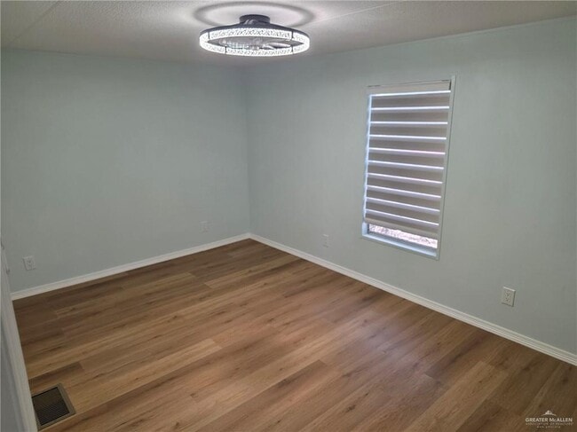 Building Photo - 23 E 28th St