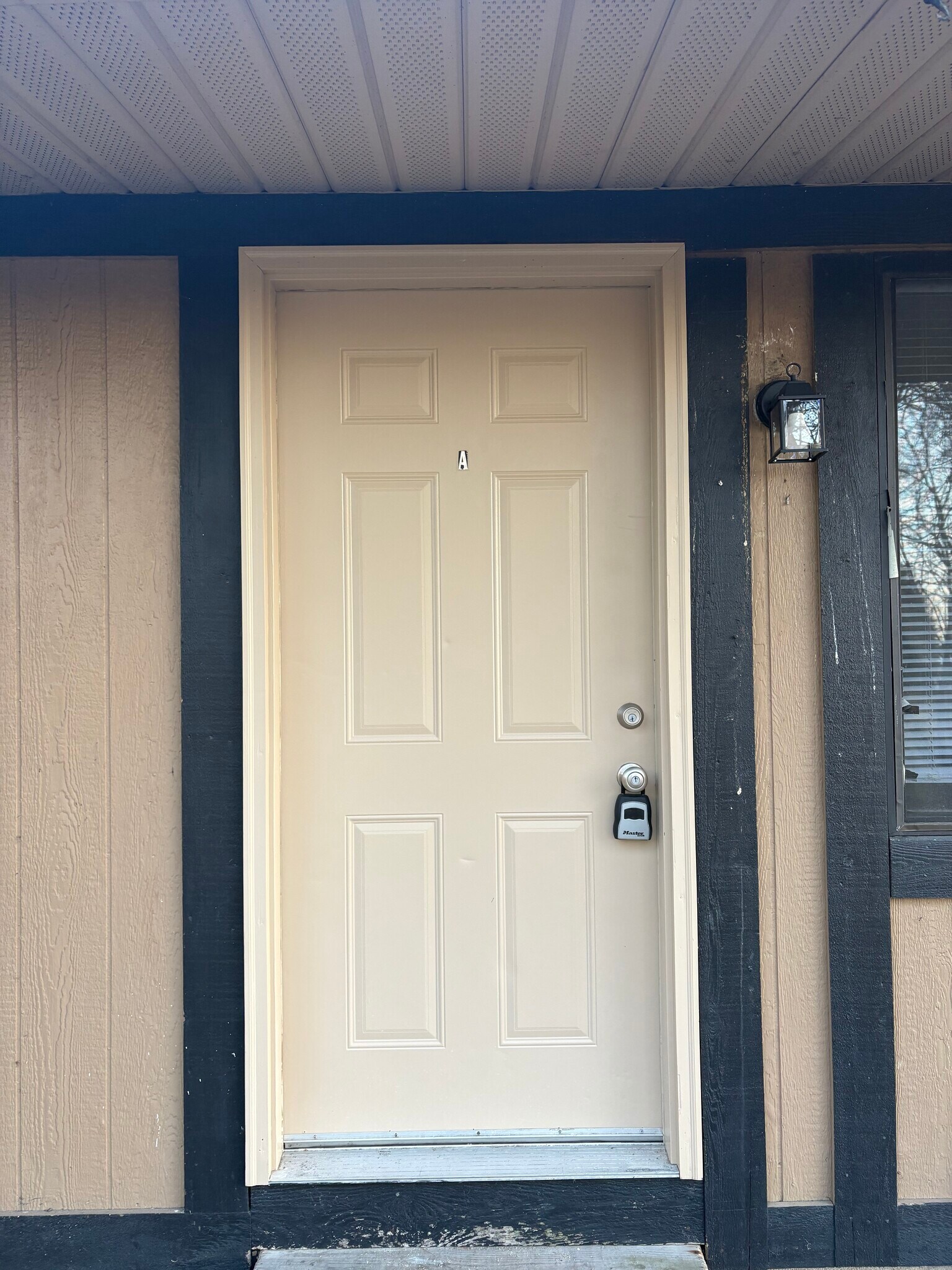 Building Photo - 310 S Pike St