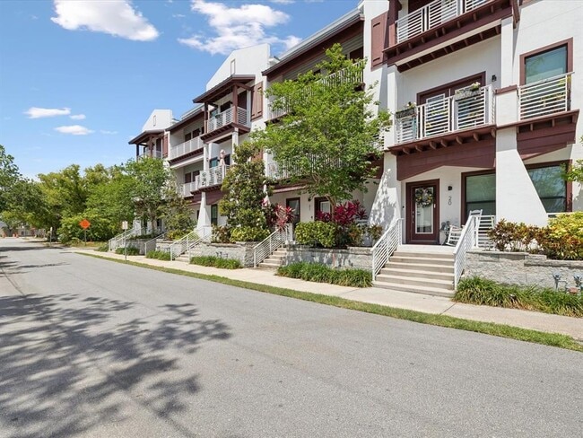 Building Photo - 946 Highland Ave