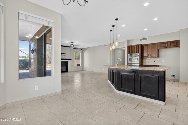 Building Photo - 4302 E Mossman Rd