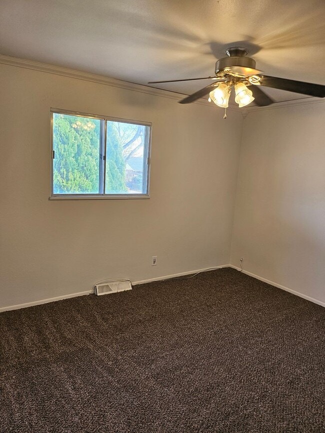 Building Photo - ALL PROSPECTIVE TENANTS MUST SUBMIT A ON LINE APPLICATION AND BE PRE-QUALIFIED PRIOR TO ANY SHOWI...