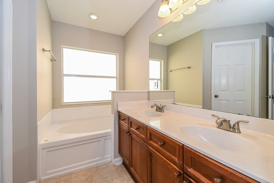 Building Photo - 2348 Cherokee Cove Trail