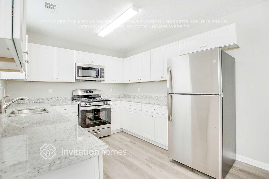 Building Photo - 4558 Carriage Park Dr