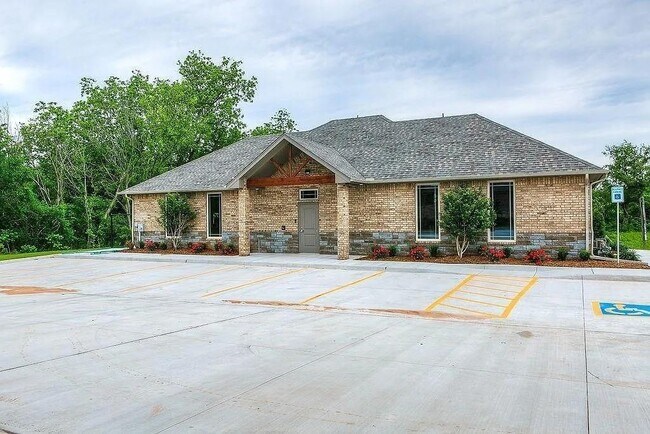 Building Photo - 1121 SW 140th St