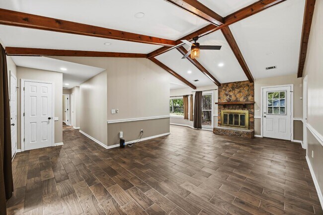 Building Photo - 8219 N Ridgebrook Dr