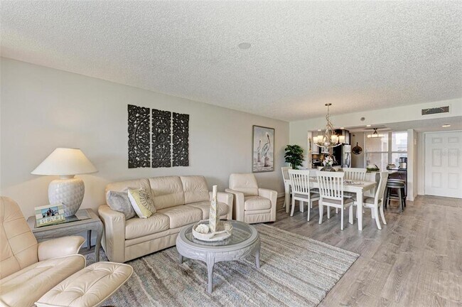 Building Photo - 4480 Fairways Blvd