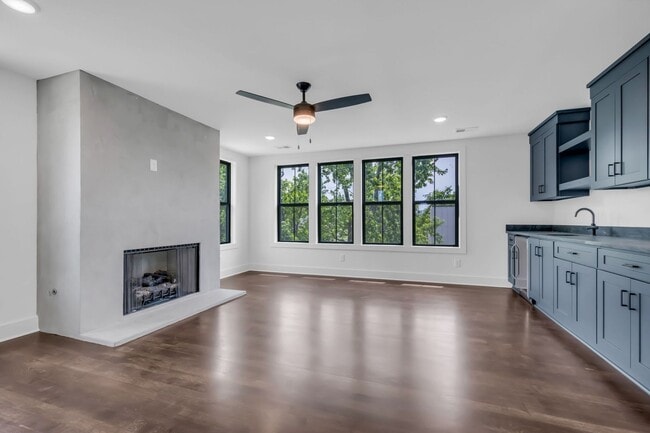 Building Photo - Modern Luxury Living in East Nashville