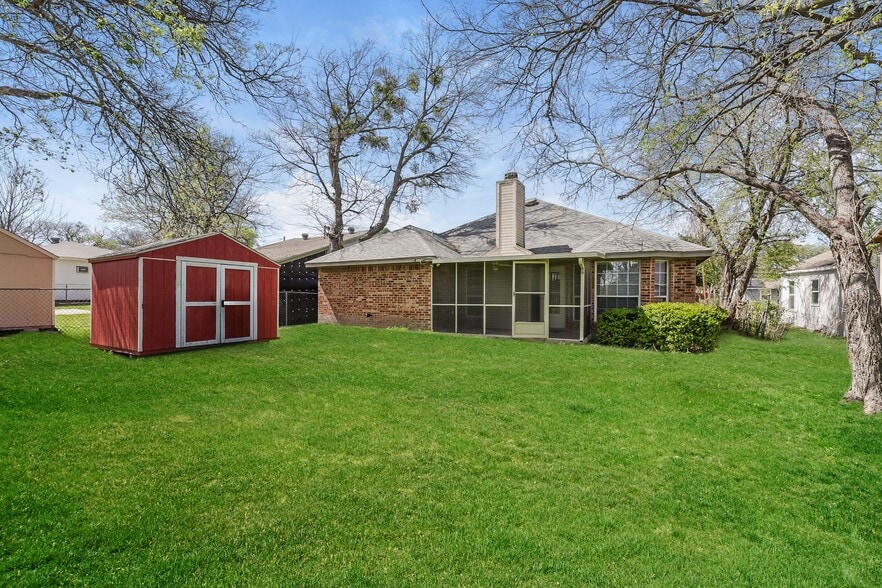 Building Photo - 321 Meadow Park Dr