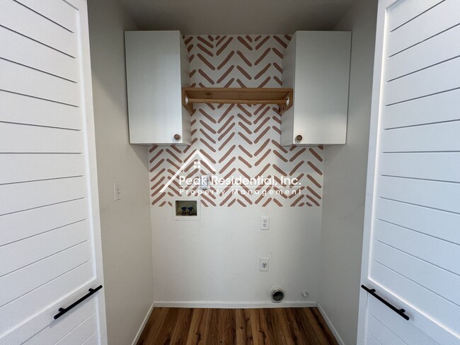 Building Photo - Wonderful 3bd/2ba Elk Grove Home with Garage!