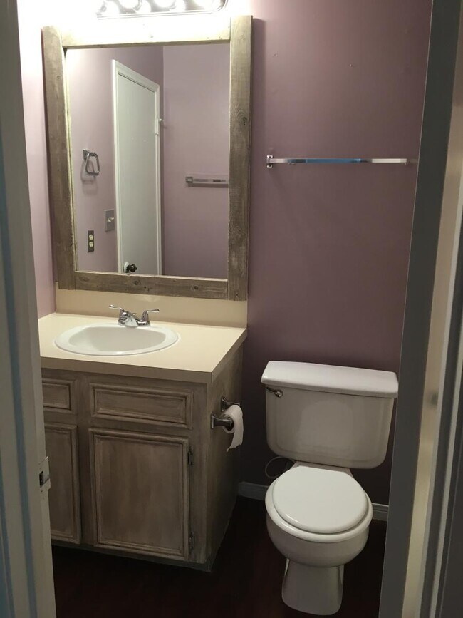 Right this way. - 908 Pearl St