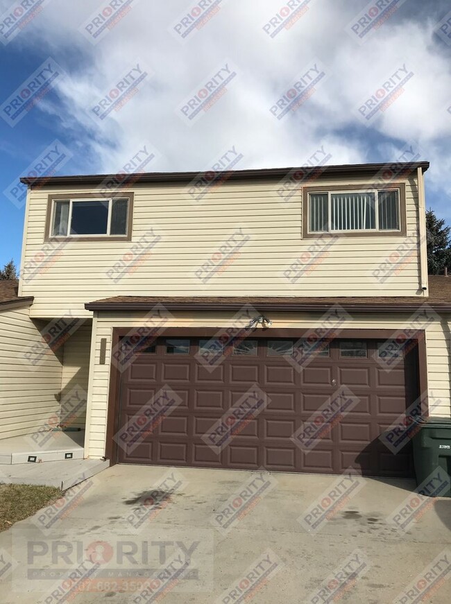 Primary Photo - 3 bedroom, 2 bath 1,815 sqft