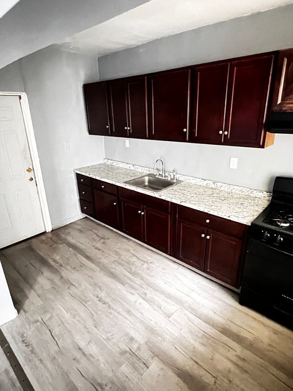 Building Photo - 211 S 53rd St