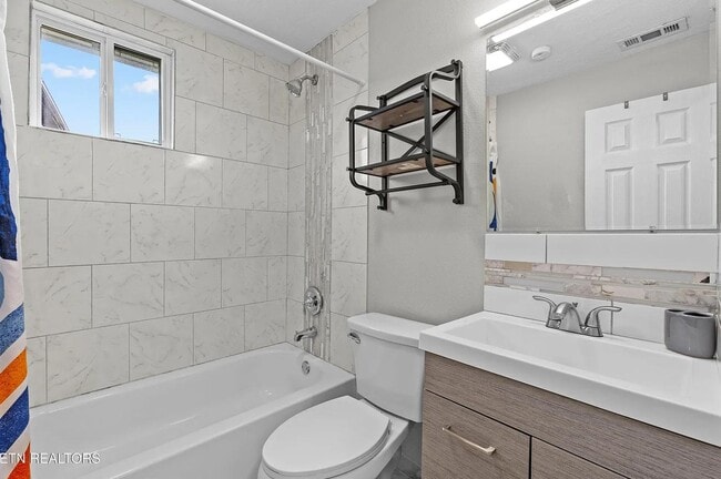 Building Photo - 3625 Reagan Ave NW